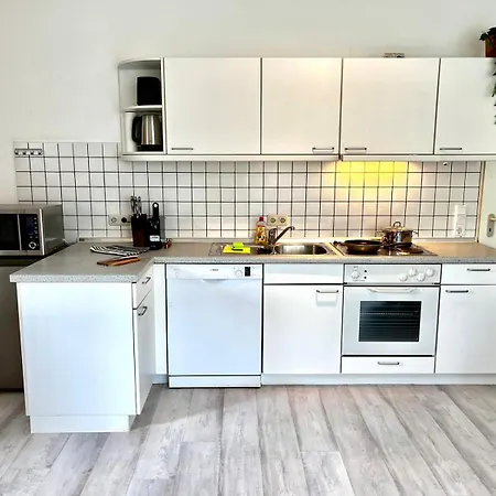 Ruhige & Zentrale * Halver